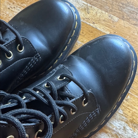 Dr. Martens Black Boots with Red and Green Dragon Embroidery - Picture 4 of 8